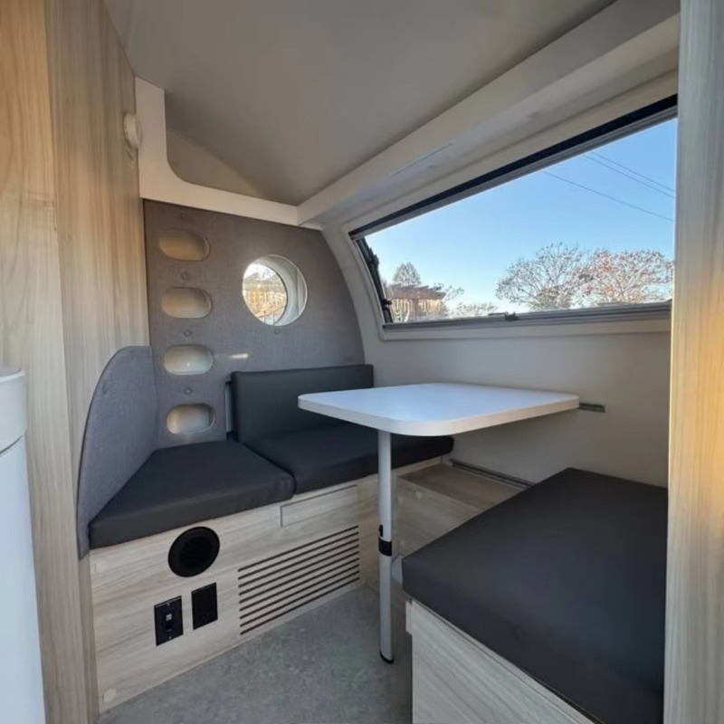 Camping-car personnalisé pour  - Outdoor Adventure Rv avis et prix
